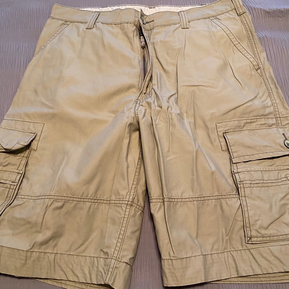 Men’s Levi’s Cargo Shorts Size 38